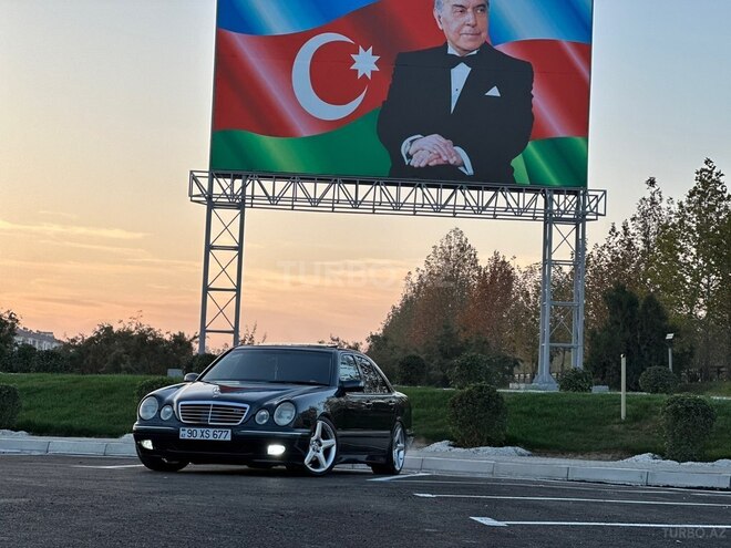Mercedes E 240-16