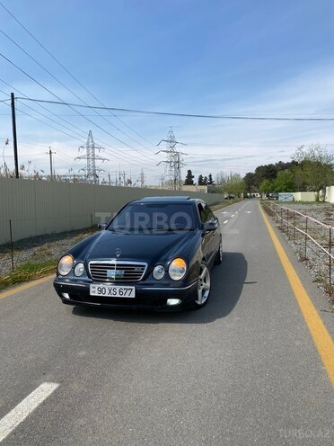 Mercedes E 240-19