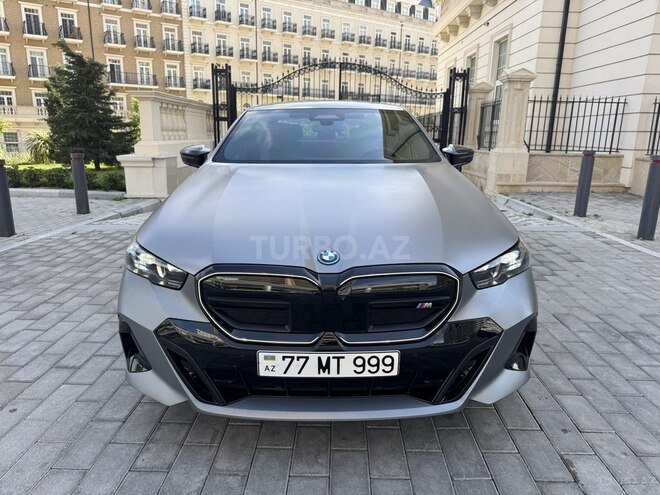 BMW i5-1