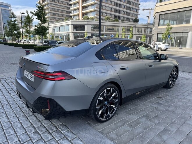 BMW i5-8