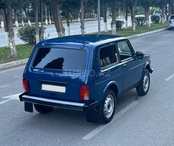 LADA (VAZ) Niva-8