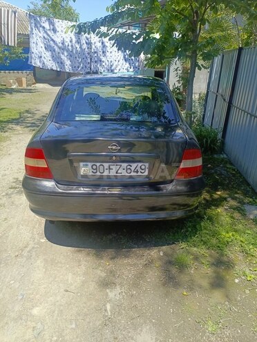 Opel Vectra-3