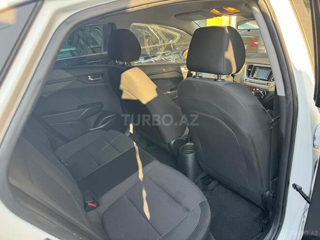 Hyundai Accent-5