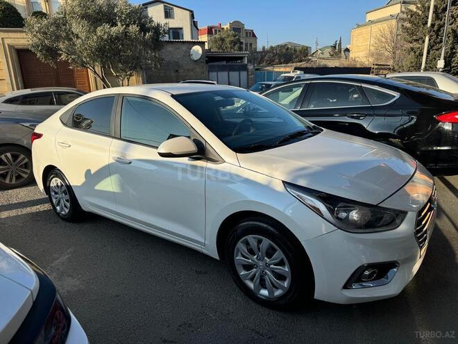 Hyundai Accent-2