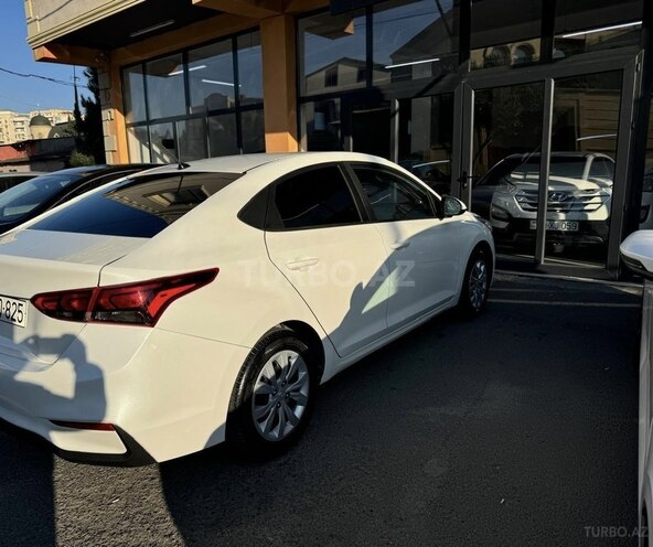 Hyundai Accent-3
