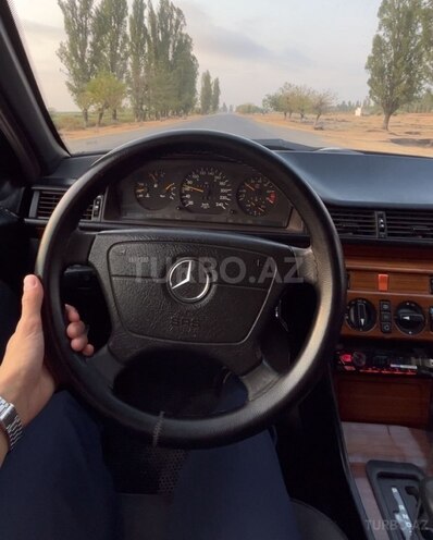 Mercedes 220 E-7