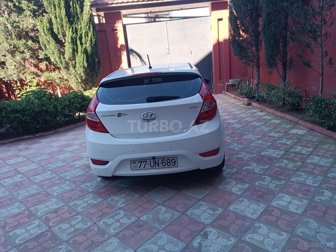 Hyundai Accent-2