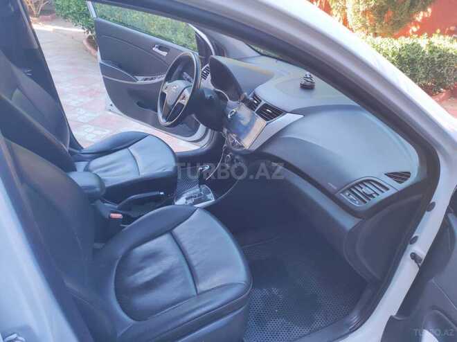 Hyundai Accent-5