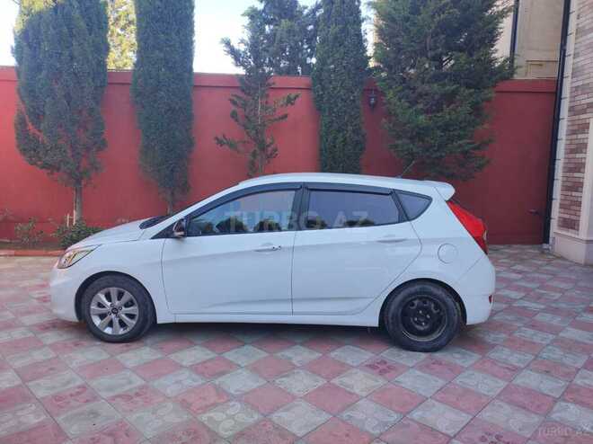 Hyundai Accent-7
