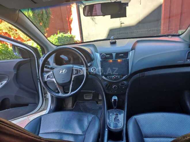 Hyundai Accent-3