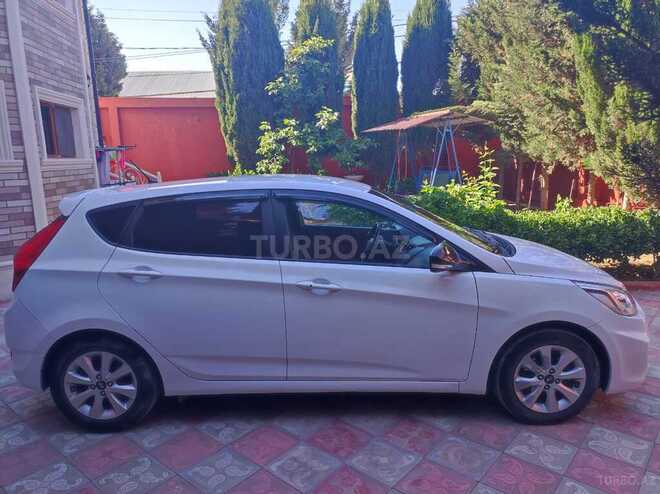 Hyundai Accent-6