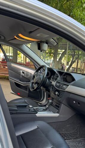 Mercedes E 200-4