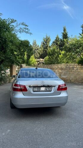 Mercedes E 200-11