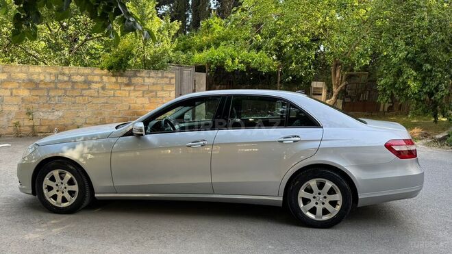 Mercedes E 200-5