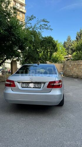 Mercedes E 200-10