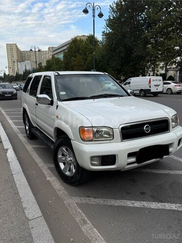 Nissan Pathfinder-1