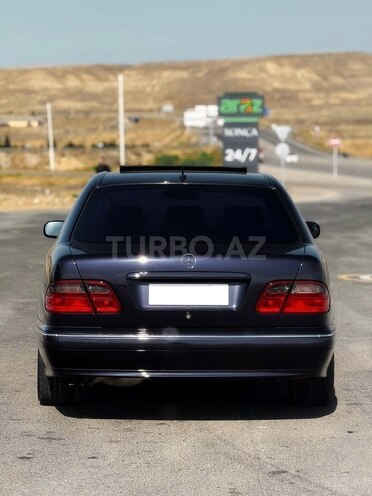 Mercedes E 270-2