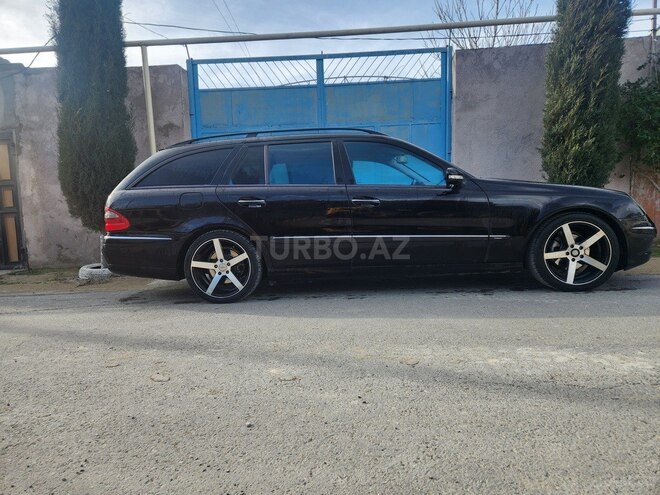 Mercedes E 220-2
