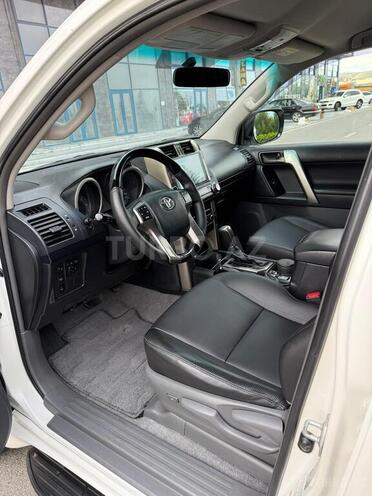 Toyota Land Cruiser Prado-17