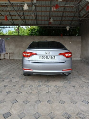 Hyundai Sonata-5