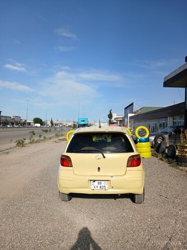 Toyota Vitz-8
