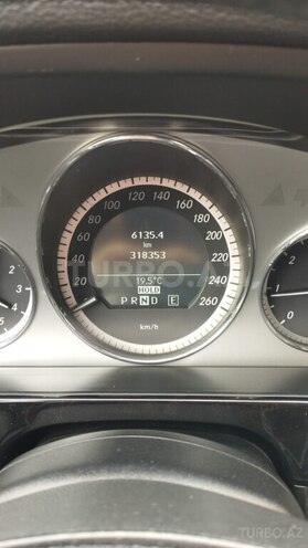 Mercedes E 220-12