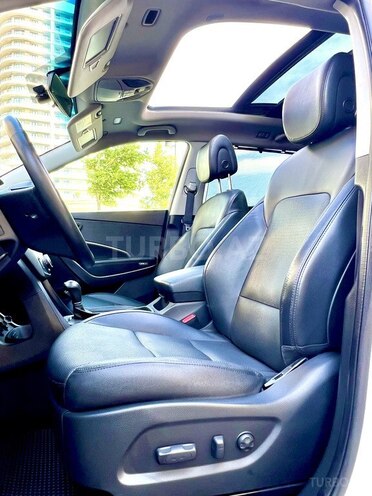 Hyundai Santa Fe-13