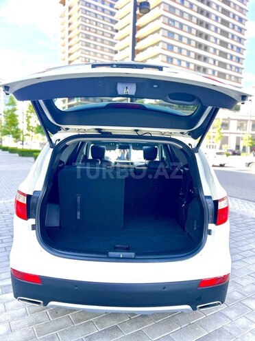 Hyundai Santa Fe-12