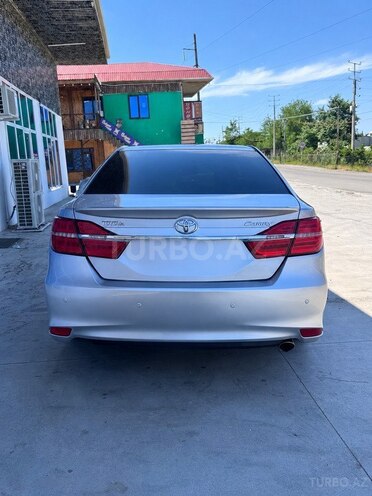 Toyota Camry-3