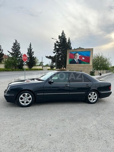Mercedes E 220-2
