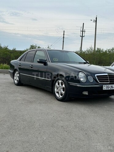 Mercedes E 220-4