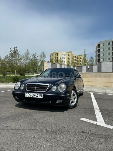 Mercedes E 220-10