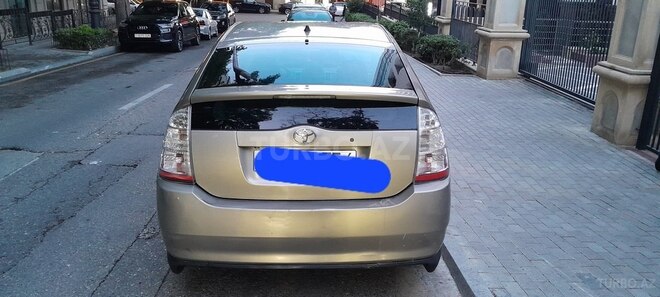Toyota Prius-3