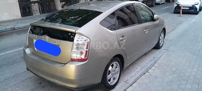 Toyota Prius-4