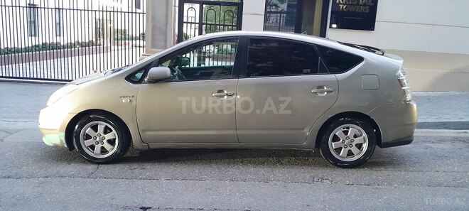 Toyota Prius-2