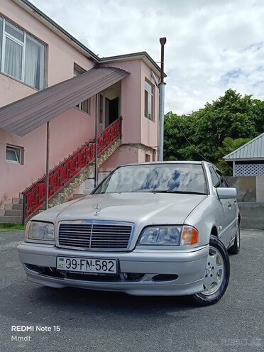 Mercedes C 200-1