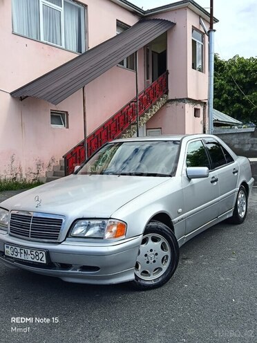 Mercedes C 200-2