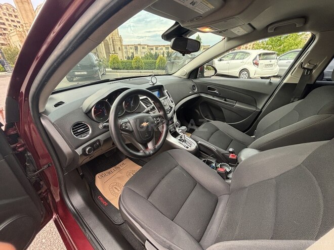 Chevrolet Cruze-12