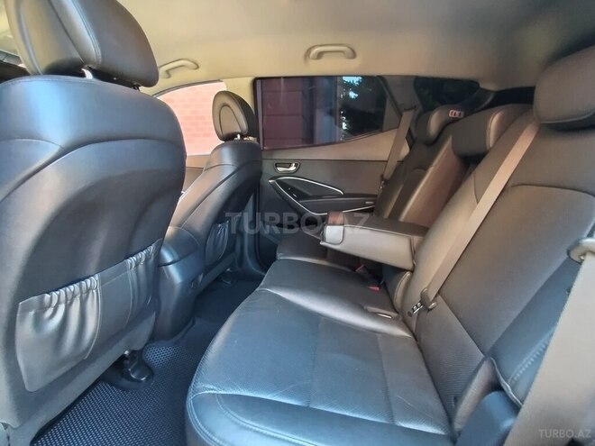 Hyundai Santa Fe-14