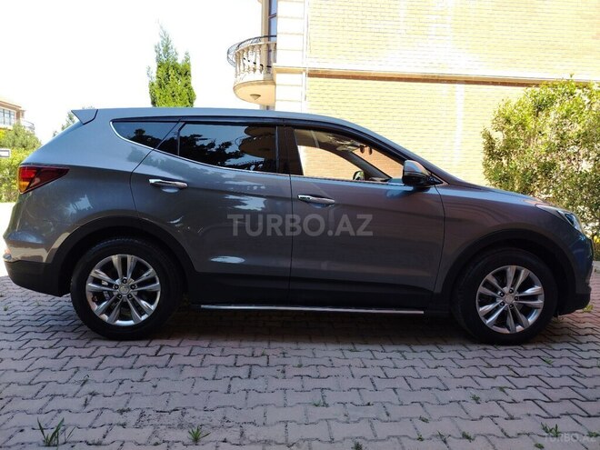 Hyundai Santa Fe-15