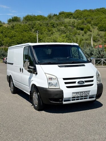 Ford Transit-3