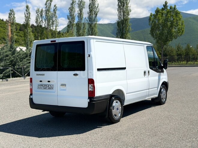 Ford Transit-10