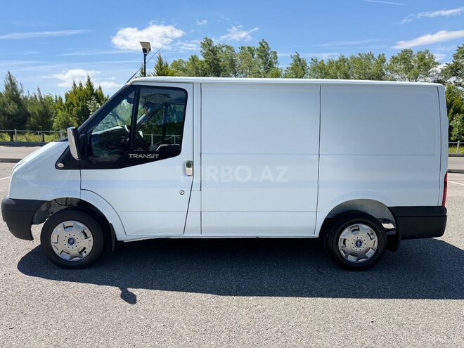 Ford Transit-7