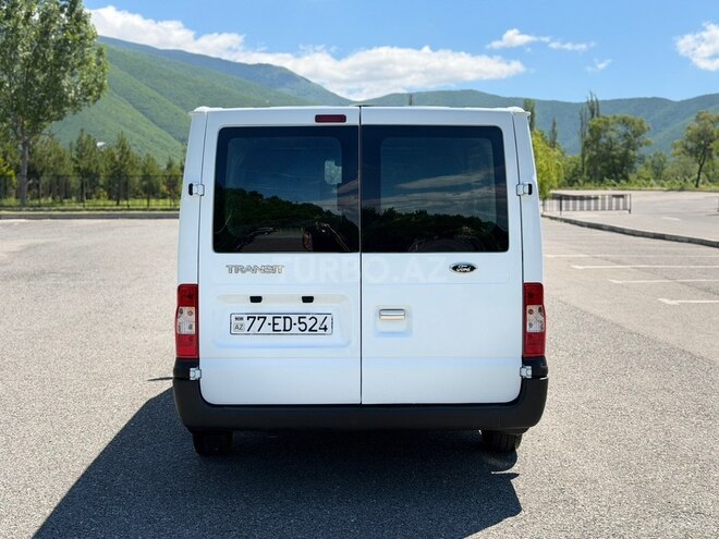 Ford Transit-9