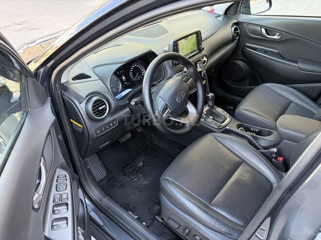Hyundai Kona-11