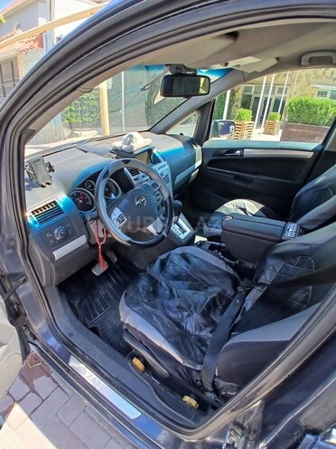 Opel Zafira-5