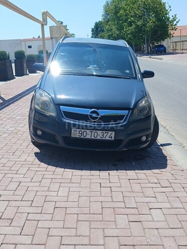 Opel Zafira-1
