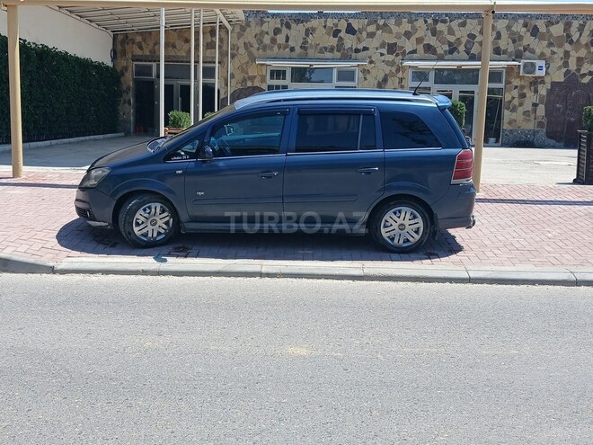 Opel Zafira-2