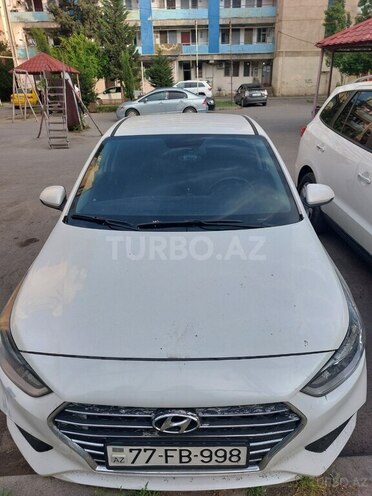 Hyundai Accent-3