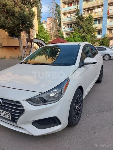 Hyundai Accent-2